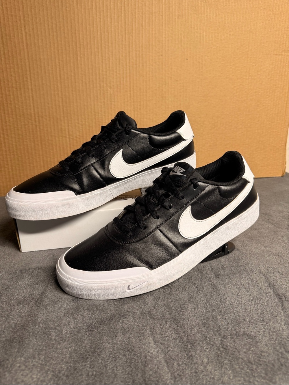 Nike Court Shot Men’s Sneakers Black White Leather Size 12